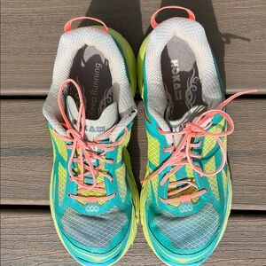 Hoka One One women’s Clifton 1 8.5